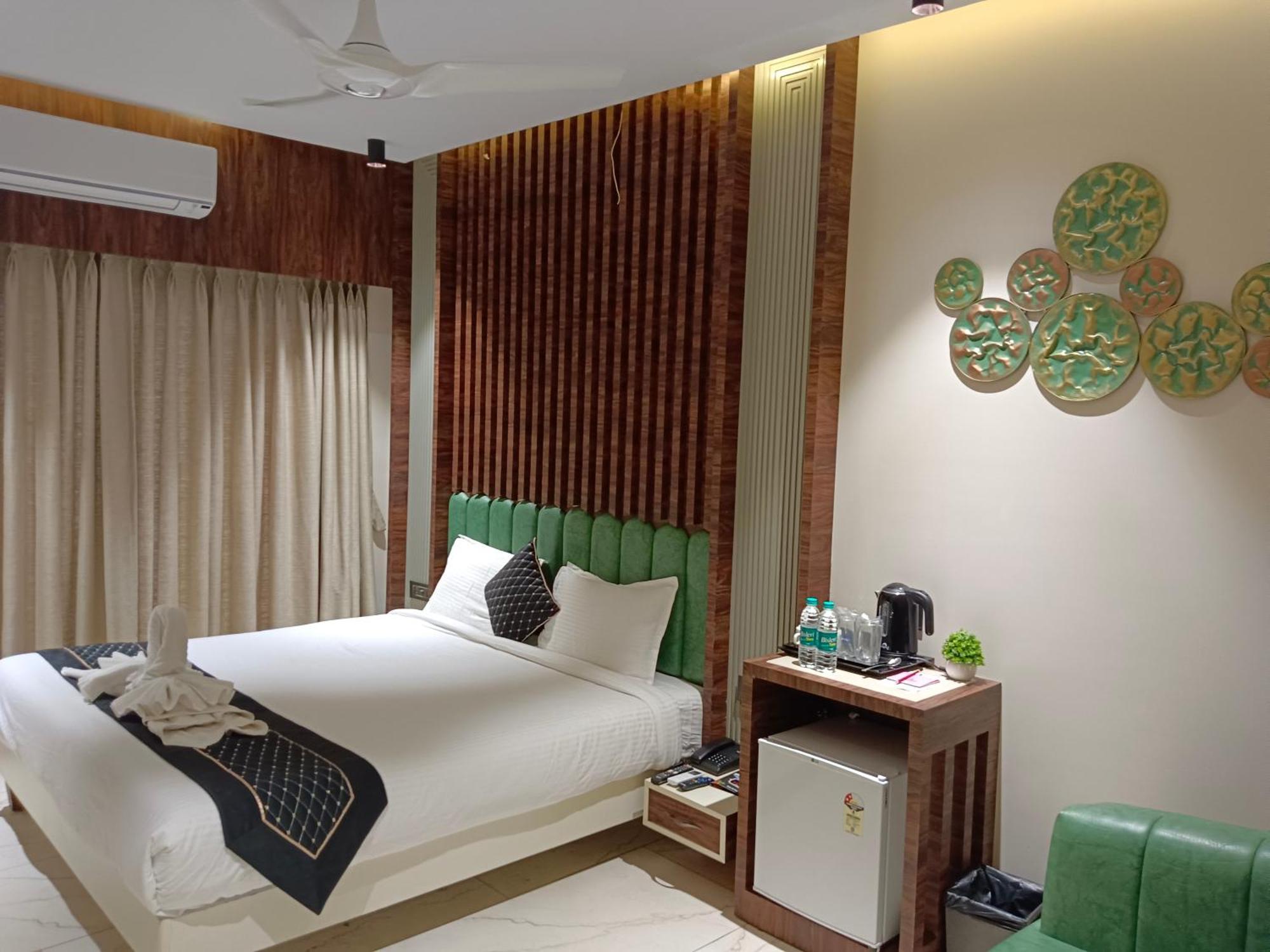 Hotel Florence Nanded Exterior photo